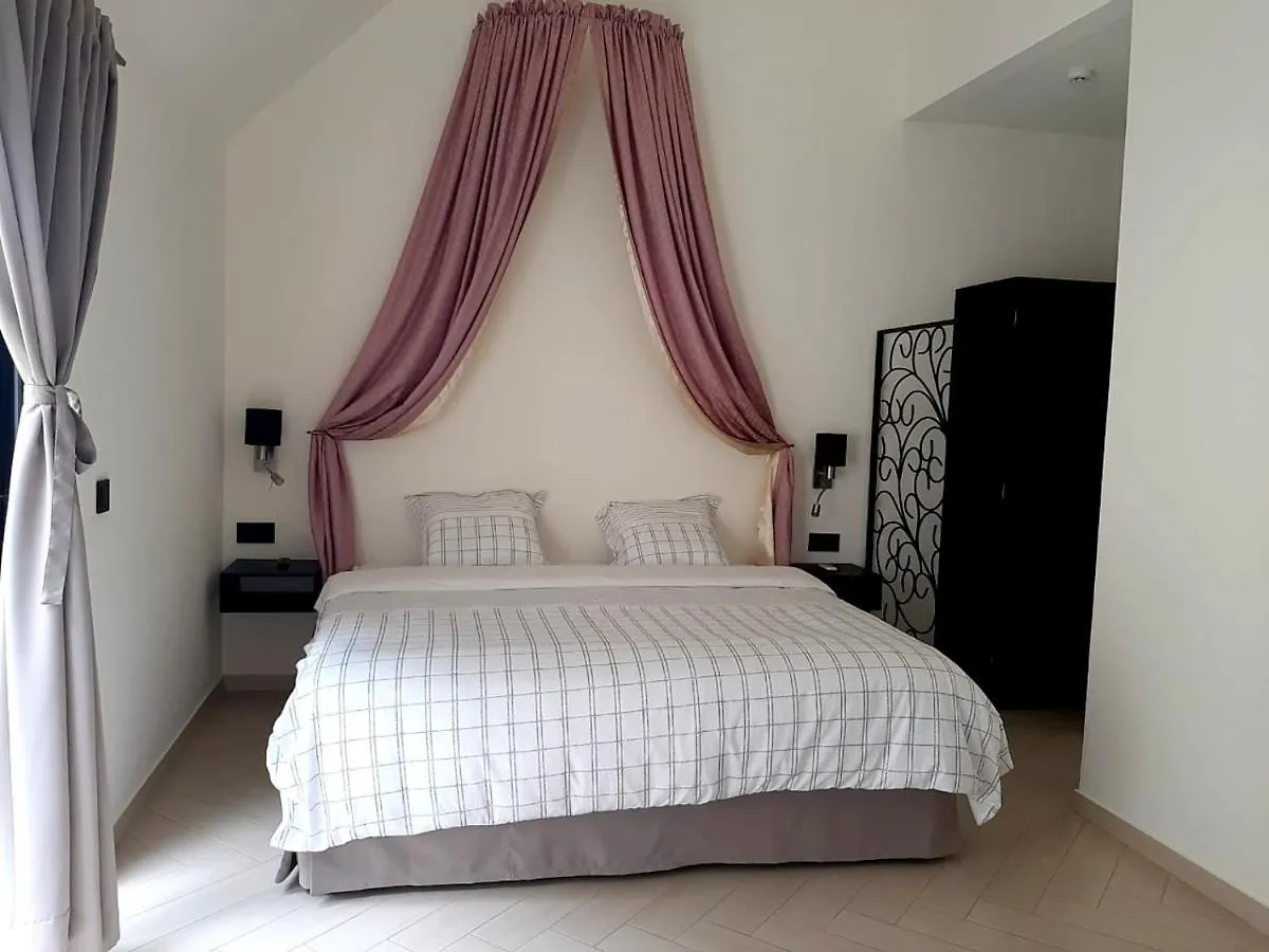 Hotel Chateau Georgette Pombas